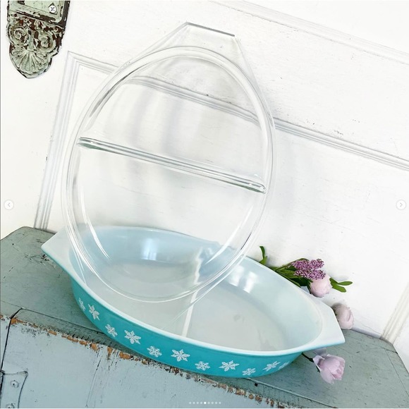 Vintage Pyrex Turquoise Snowflake 1.5 QT Divided Dish 11 Lid 945C 35 - Picture 5 of 9